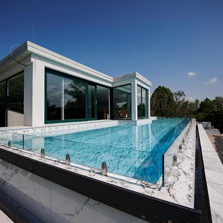 Villa Bauhaus Wellness Apartman Fsz. 1 Siófok Exteriör bild