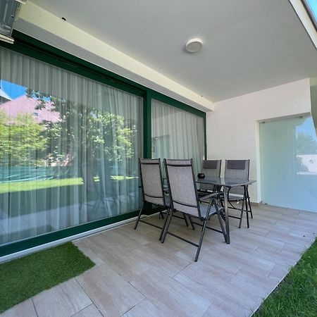 Villa Bauhaus Wellness Apartman Fsz. 1 Siófok Exteriör bild