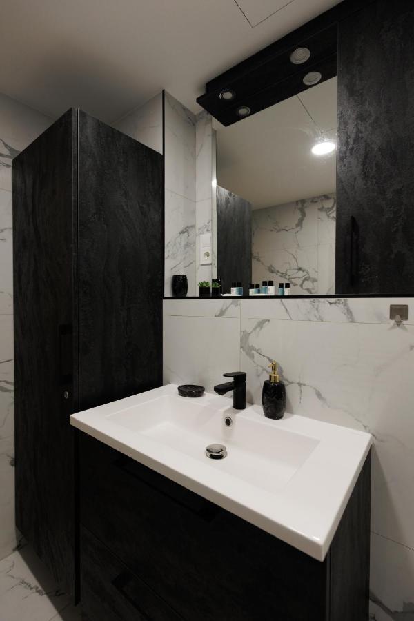 Villa Bauhaus Wellness Apartman Fsz. 1 Siófok Exteriör bild