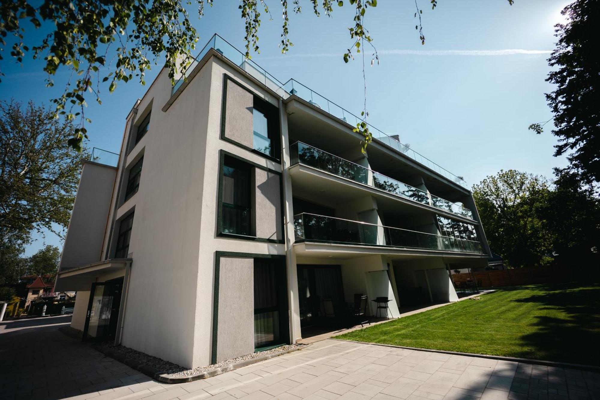 Villa Bauhaus Wellness Apartman Fsz. 1 Siófok Exteriör bild