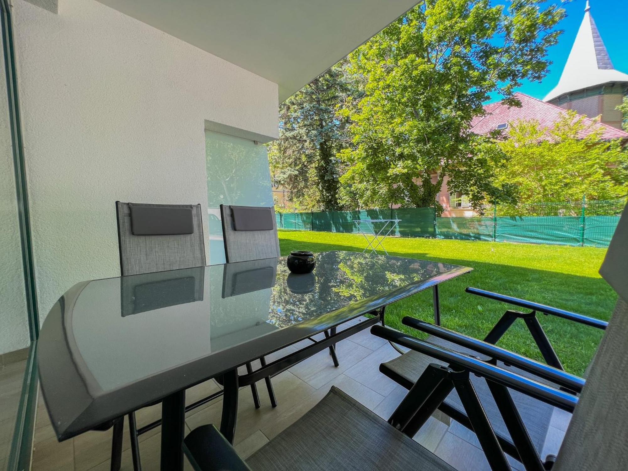 Villa Bauhaus Wellness Apartman Fsz. 1 Siófok Exteriör bild